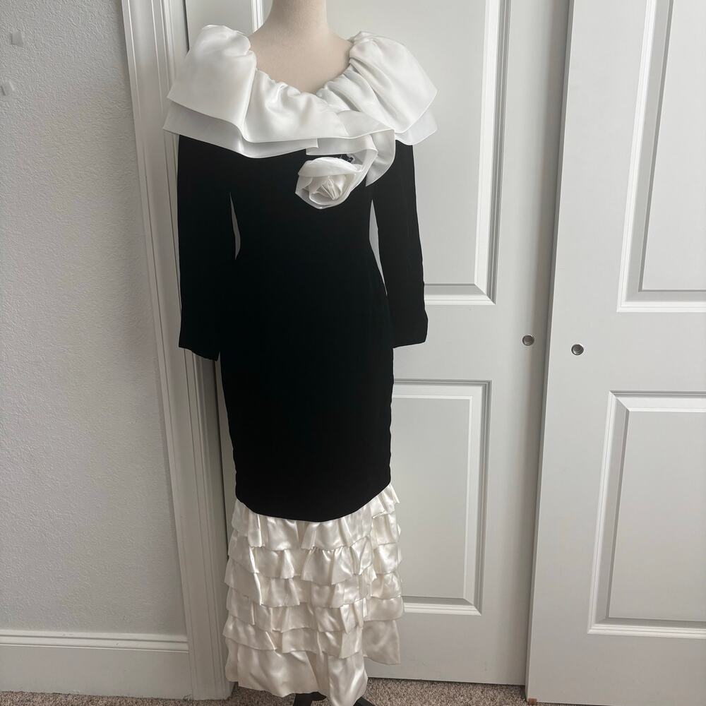 Genie Soir Tokyo Soir Vintage Dress Black Velvet White Satin Tiered Ruffle Sz 9
